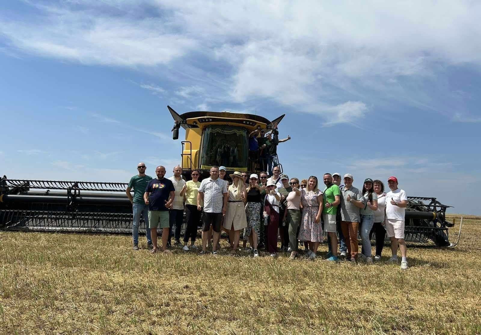 Учасники Агрошколи — флагманського навчального проєкту Crédit Agricole Bank